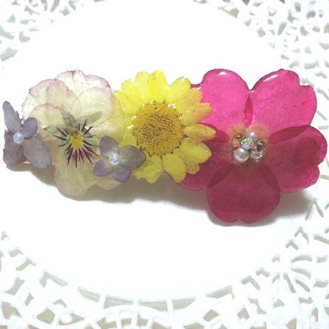 送料無料‼️春に咲くお花畑🌸ヘアクリップ