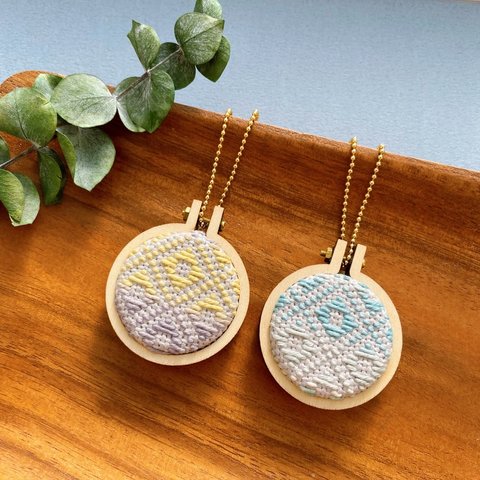 こぎん刺し／キーホルダー／チャーム／刺繍枠／Gradation