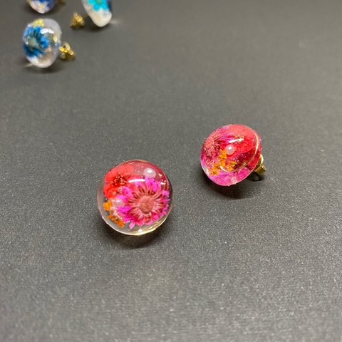 半球ピアス 花 ピンク