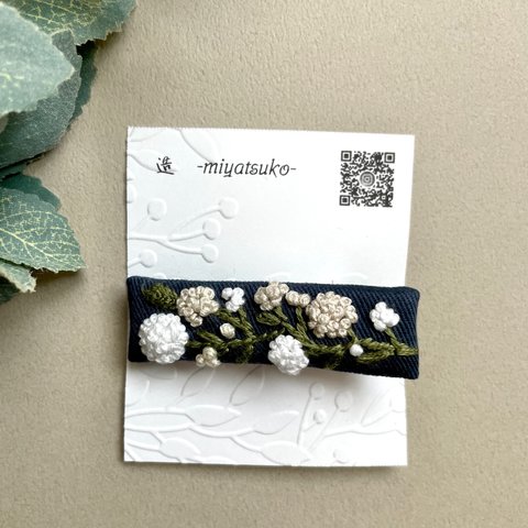 刺繍ヘアクリップ　ヘアクリップ　刺繍クリップ　花