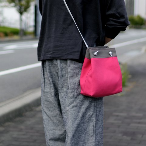 【ピクニックショルダー】ピンクベース×チャコール　北欧×富士金梅・帆布ショルダーバッグ