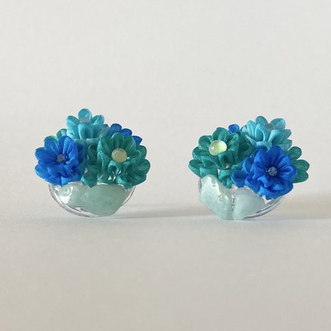 アマゾナイトとお花のピアス