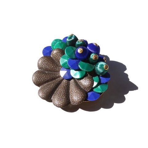 Vintage peacock motif design brooch