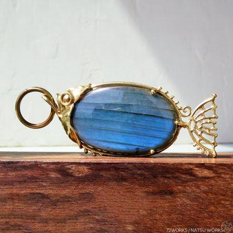 ラブラドライト フィッシュ チャーム / Blue Labradorite Fish charms