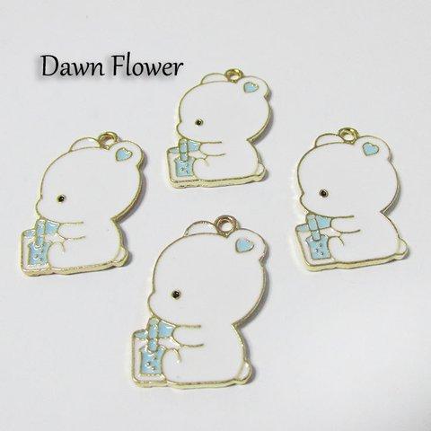 【D-0469】5pcs　ジュースを飲むしろくま　28×17mm　ライトブルー＆ホワイト　チャーム