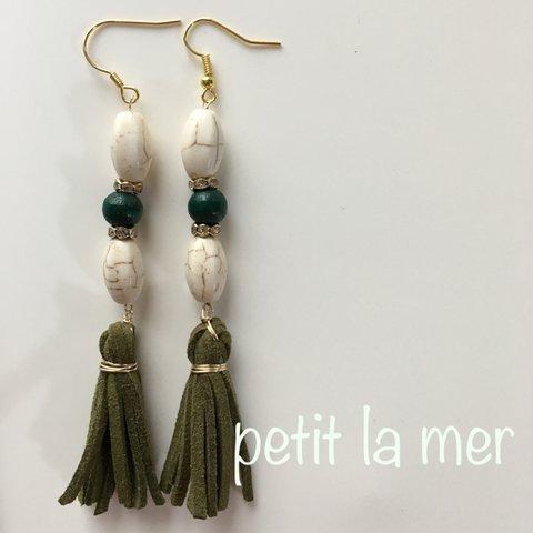 タッセルピアス ✴︎ グリーン × ストーンビーズ