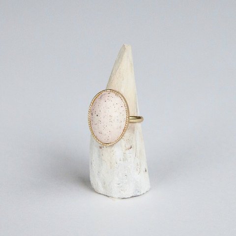 《オーバル》木の石ころ指輪｜sakura #1