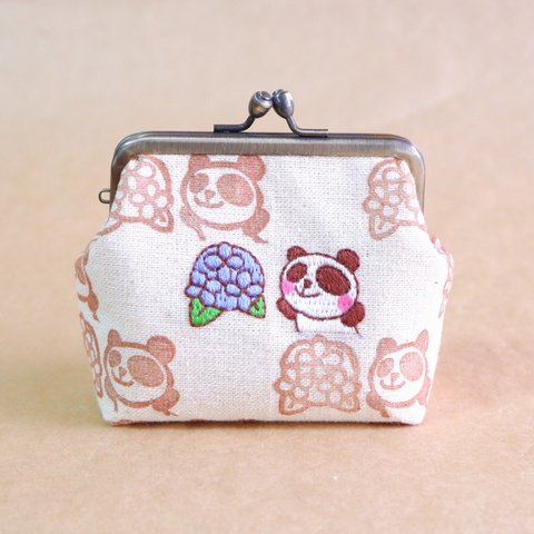 紫陽花とぱんださん刺繍のマチ付きがま口(8,5cm)　(消しゴムはんこ柄)　※受注生産