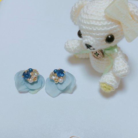 春の花びらピアス