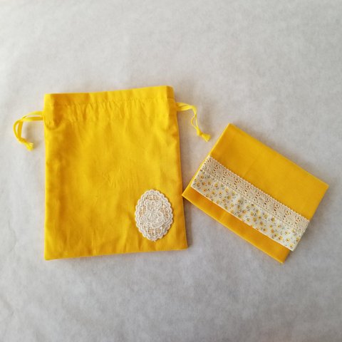 黄色の巾着とティッシュケース