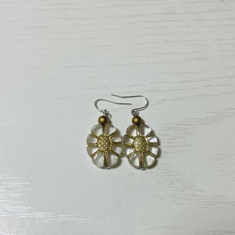 クリア花ビンテージピアス