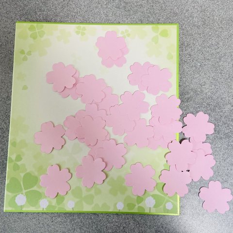 花びら小　30枚　メッセージカード　卒業・入学・お祝い　カッティング　桜　ペーパークラフト