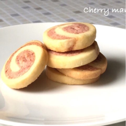 いちごのうずまきクッキー