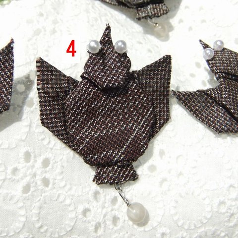 大島紬の折り紙ブローチ（ふくらすずめ）4番