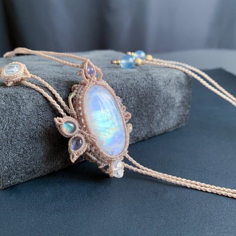 rainnbow moonstone × labradorite / bolotie necklace #マクラメラリエット#