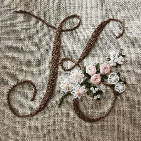 お花とアルファベットの刺繍キット　K