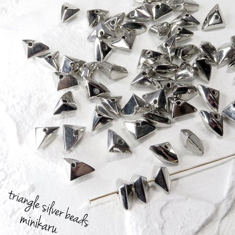 50pcs)silver triangle beads