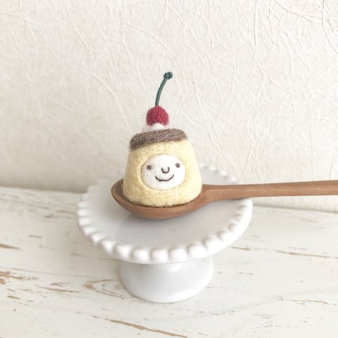 プリンさんブローチ