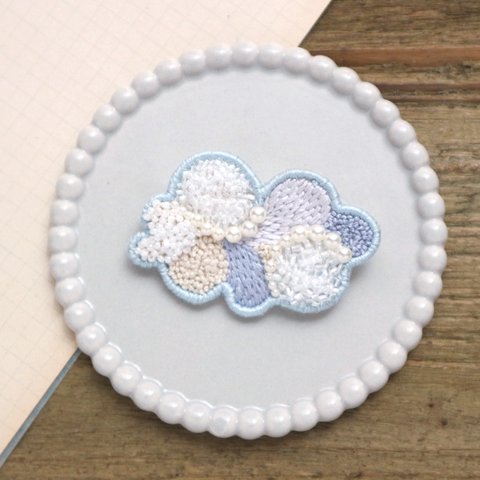 【くも／晴天】刺繍ブローチ 【cloud】