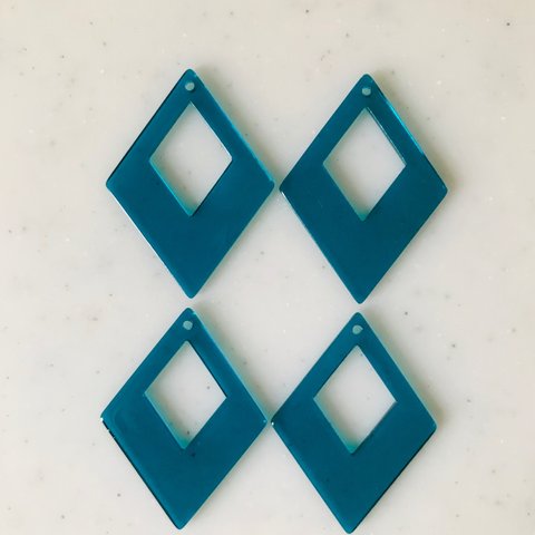 Neon Blue Diamond Shaped Pendant Tops