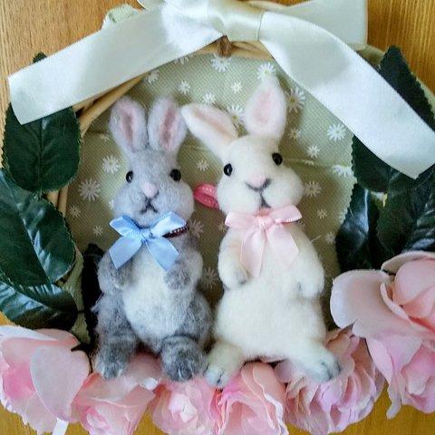 ピンクのバラとウサギさんリース