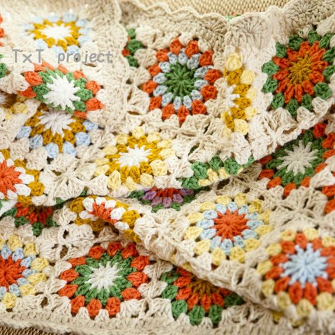 ハンドメイドかぎ針編み お花 モチーフ ひざ掛け❁ 夏のコスモス❁手作り/編み物