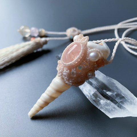 morganite × conch shell / macrame amulet #マクラメネックレス#