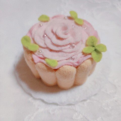 【送料無料】桃のシャルロットケーキ