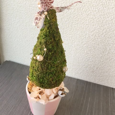 ピンクとモスのミニクリスマスツリー【プリザ・ドライ】