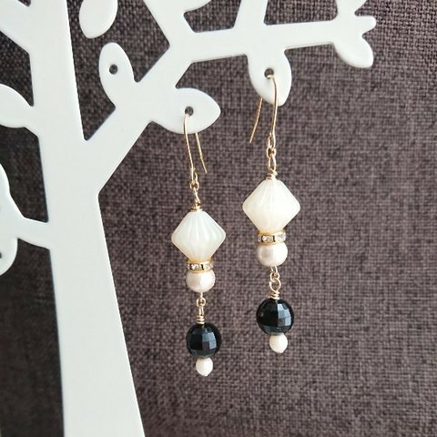 feminine style “white impression”ピアス