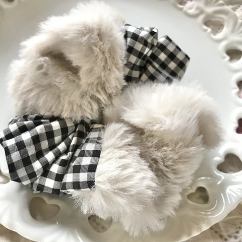 💓sale300円💓ファーとコラボ❤︎ギンガムチェック□プレーンシュシュ✨（黒ギンガム×シルバーグレーファー）