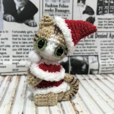 サンタ衣装の茶トラ猫★クリスマス*あみぐるみ♡キーホルダー・ストラップ・ボールチェーン