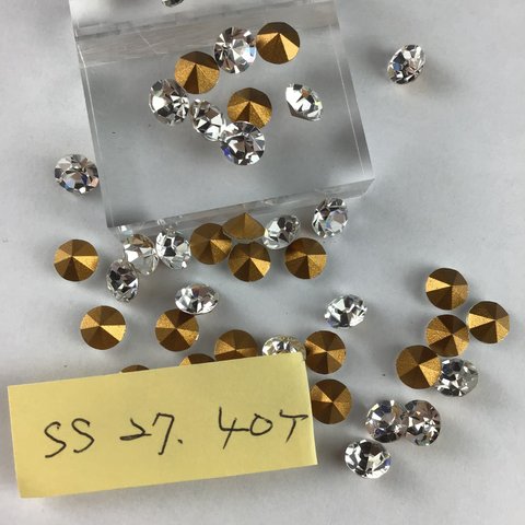 Swarovski チャトン　SS27、40個〜クリスタル　ゴールドバック