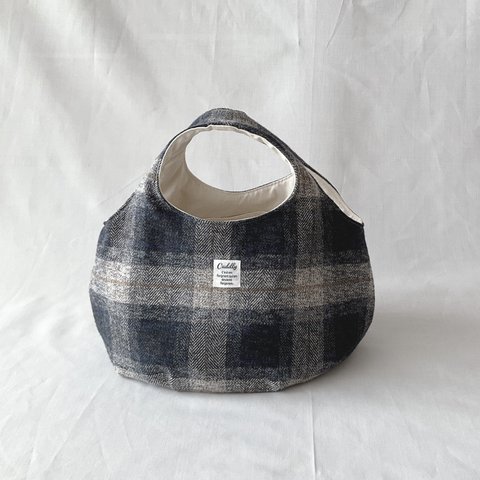 あったか素材のころりんバッグ　Mサイズ　手持ち　コットンツイード　 kororin bag　軽い ざっくり タータンチェック チェック 秋冬