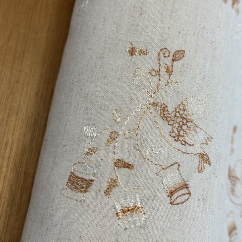 刺繍布＜イト・トリドリ＞綿麻キャンバス30センチ　生成り×オレンジグラデーション糸