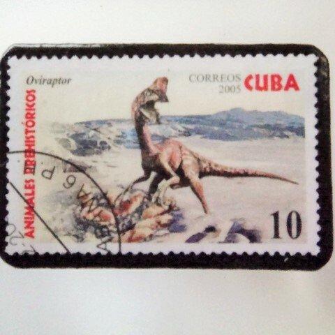 アップサイクル　キューバ　恐竜切手ブローチ 3646