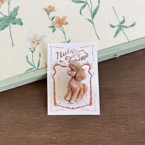 【Chocolate】Sitting poodle brooch
