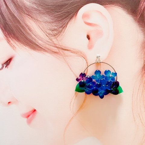 レジン紫陽花ピアス💠🌿‬ 