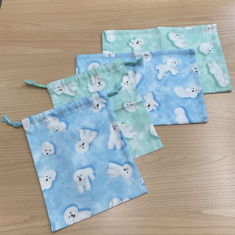 新柄❗️【給食セット×２日分】 40×60cm ランチョンマット w20×25cm コップ袋 巾着袋 水色&ミント ビションフリーゼ ふわもこ犬 犬柄 女の子 小学校 給食 オックス