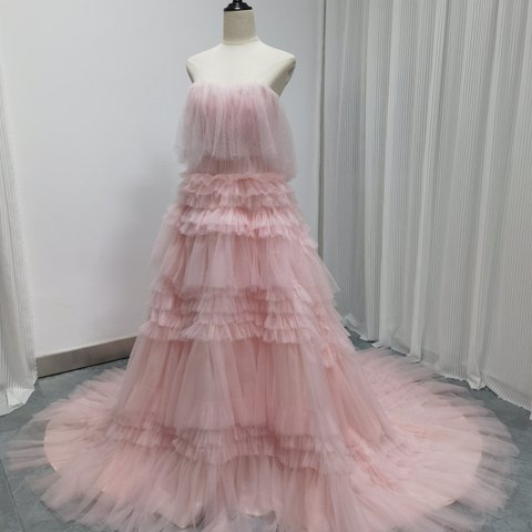 カラードレス ベアトップ 柔らかく重ねたチュールスカート ピンク 可愛い プリンセスライン  結婚式