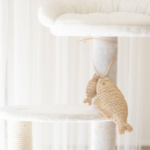 【お魚キック】おもちゃ 猫キック けりけり 国産キャットニップ ラフィア 天然素材 手編み ペット 保護猫支援 寄付