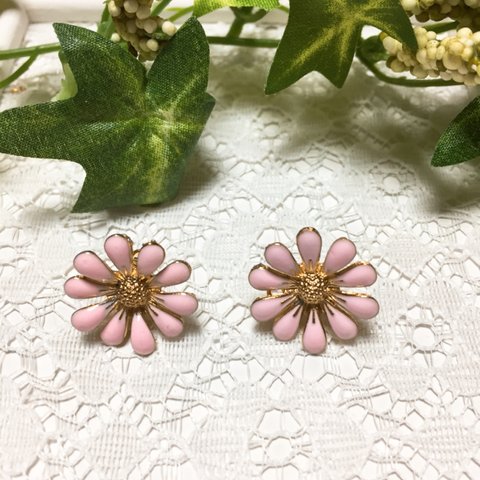 マーガレットのお花のイヤリング＆ピアス