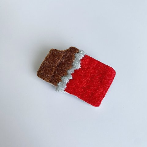 板チョコ バレンタイン 手刺繍ブローチ