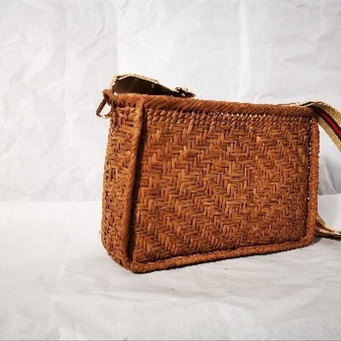 国産蔓使用 手提げかばん 籐バッグ 匠の技 職人手編み　網代編み 山葡萄カゴバッグ
