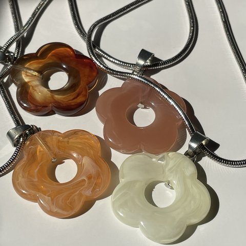 flower marble healing necklace -Caramel-