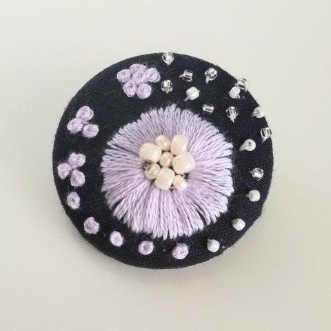 お花の刺繍ヘアゴム　黒地にうすむらさき