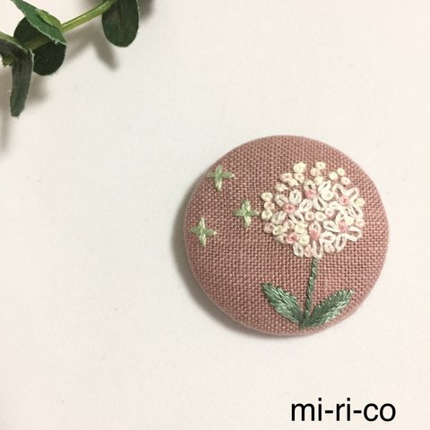 紫陽花 白いアナベル花刺繍 ブローチ／ヘアゴム
