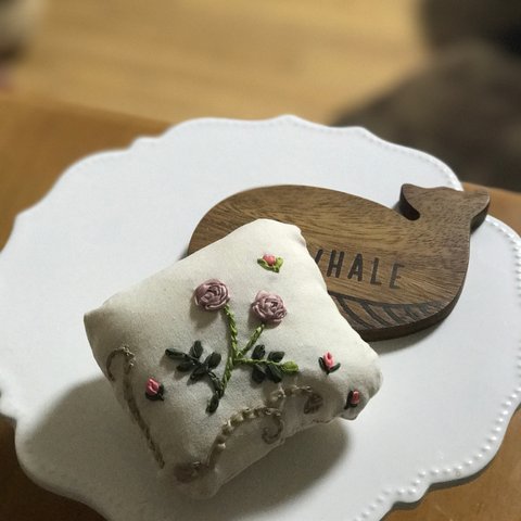 リボン刺繍　ピンクッション～～♡