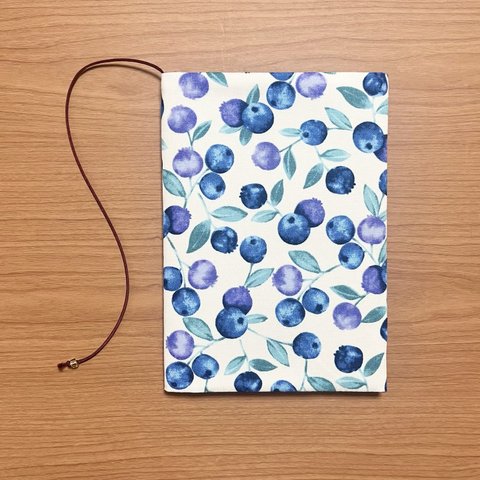   《 四六判》ブックカバー  ハンドメイド ブルーベリー