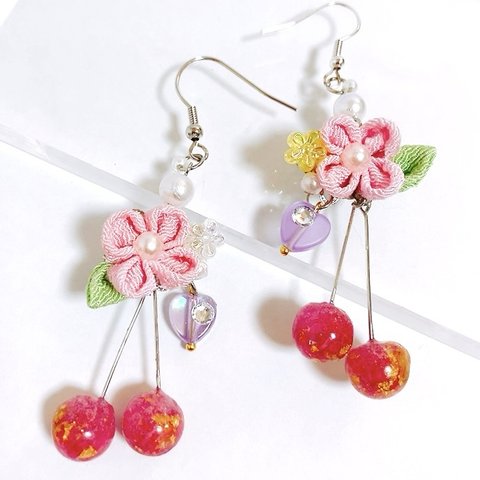 さくらんぼとつまみ細工のピアス　つまみ細工　ピアス　イヤリング　可愛い　チェリー　つまみ　花